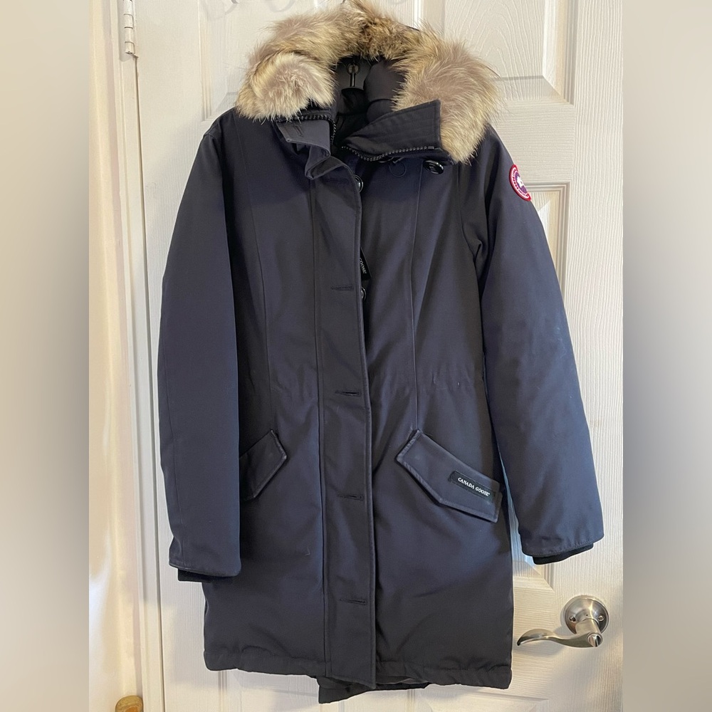 Women's Canada Goose Down Coat With Fur Hood *** MUST SEE ***